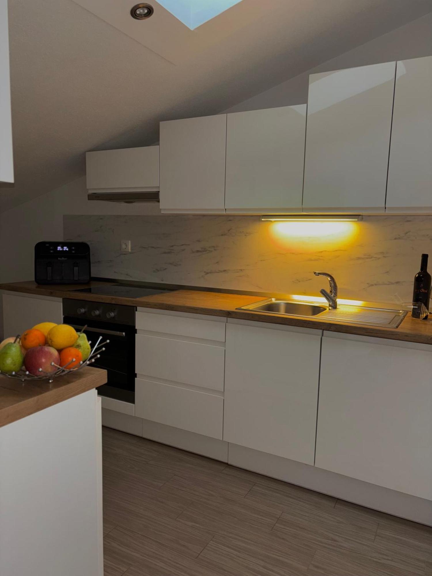 Apartman Sunny Vacay Kaštela Buitenkant foto